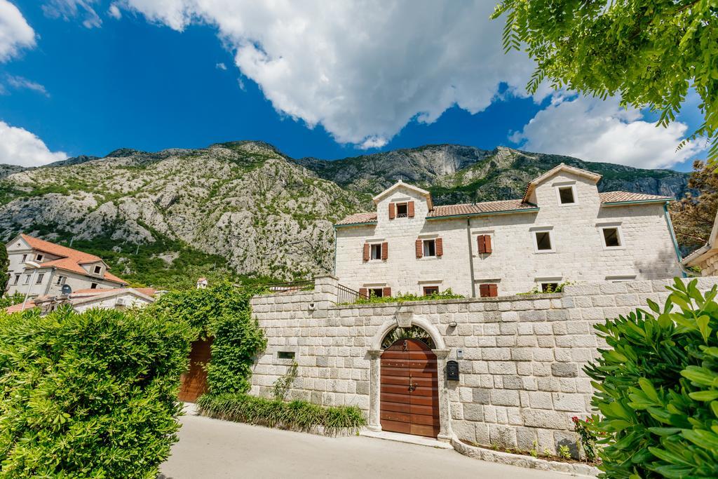 Villa Luxury Stone On The Sea With Private Pool And View Kotor Exterior photo